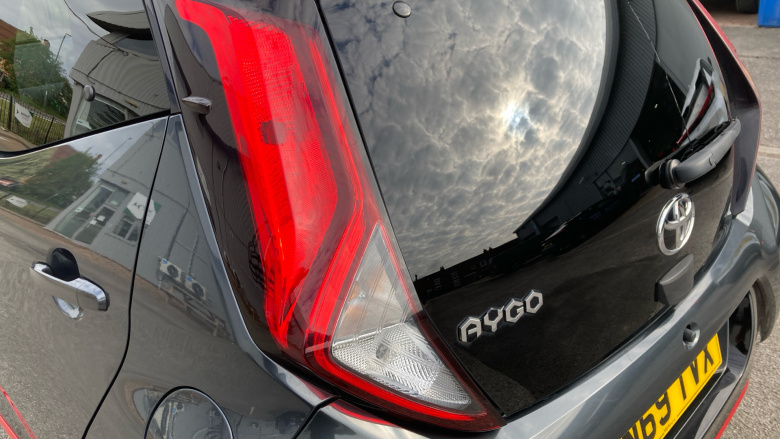Toyota Aygo 1.0 VVT-i X-Trend 5dr x-shift Petrol Hatchback
